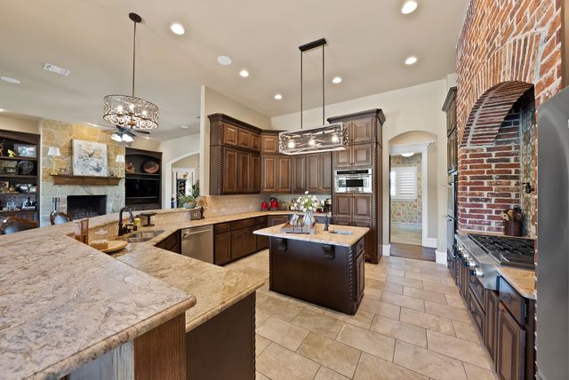 3875 Fm 121, Van Alstyne, TX 75495