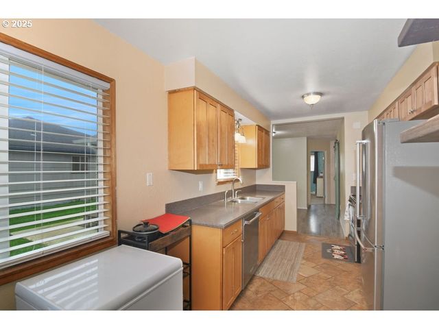 2245 36TH Ave, Longview, WA 98632