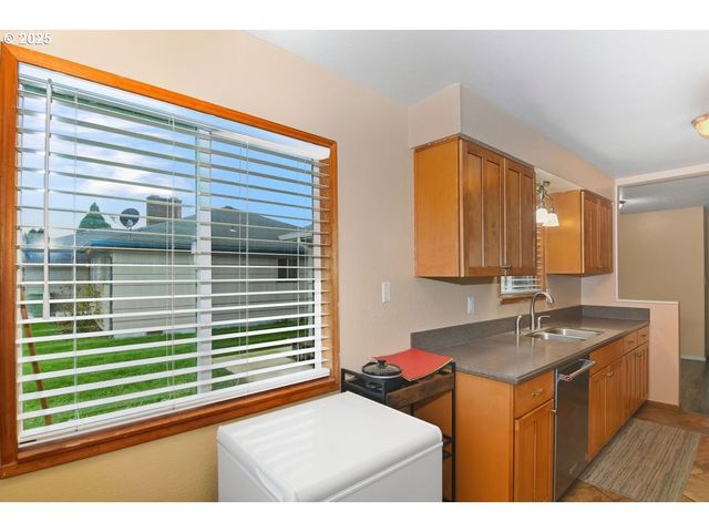 2245 36TH Ave, Longview, WA 98632