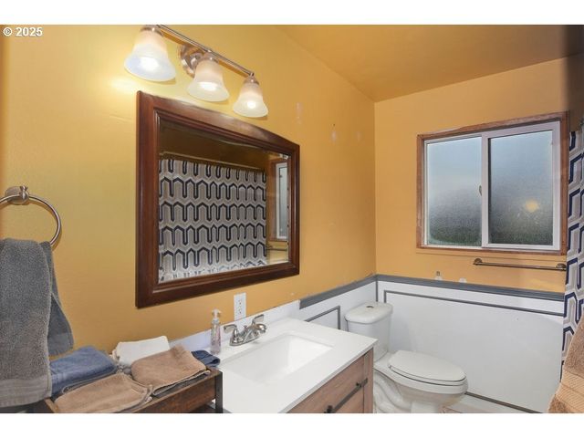 2245 36TH Ave, Longview, WA 98632