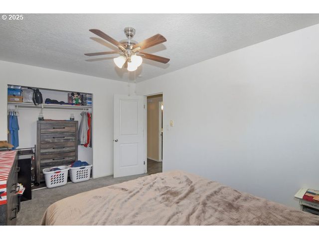 2245 36TH Ave, Longview, WA 98632