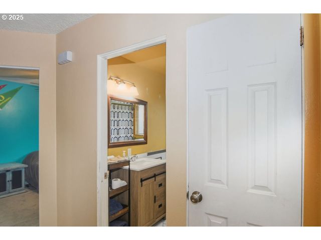 2245 36TH Ave, Longview, WA 98632