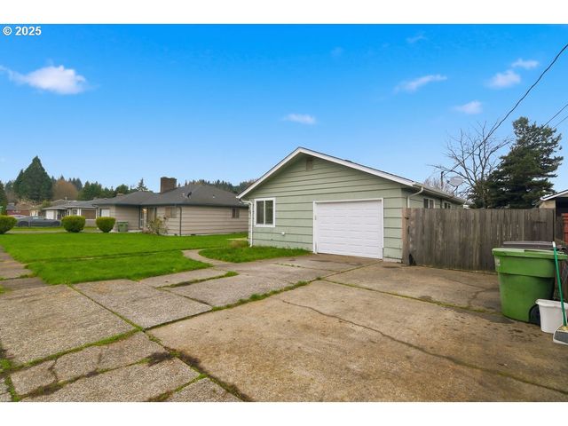2245 36TH Ave, Longview, WA 98632