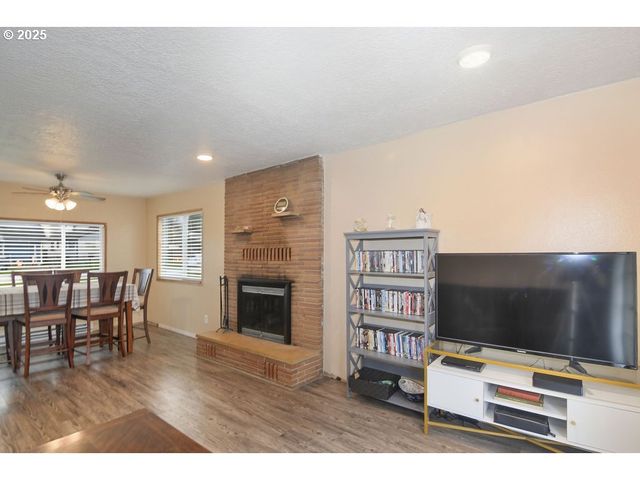 2245 36TH Ave, Longview, WA 98632