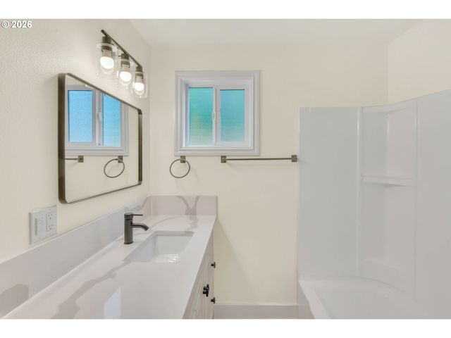 9575 Sw 92ND Ave, Portland, OR 97223