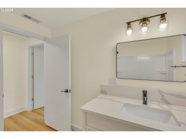 9575 Sw 92ND Ave, Portland, OR 97223
