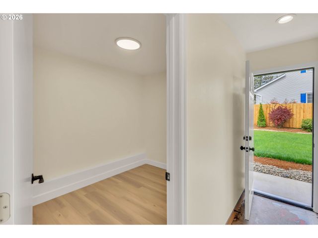 9575 Sw 92ND Ave, Portland, OR 97223