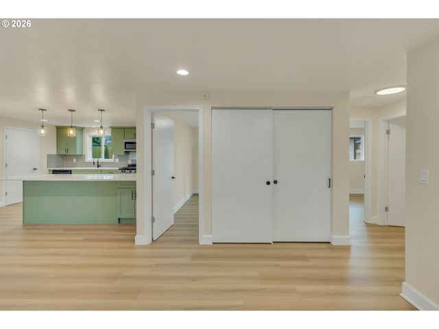 9575 Sw 92ND Ave, Portland, OR 97223