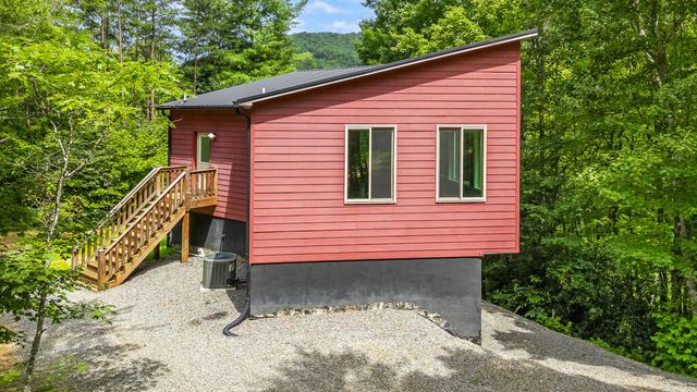 275 Peachtree Mtn. Est., Murphy, NC 28906