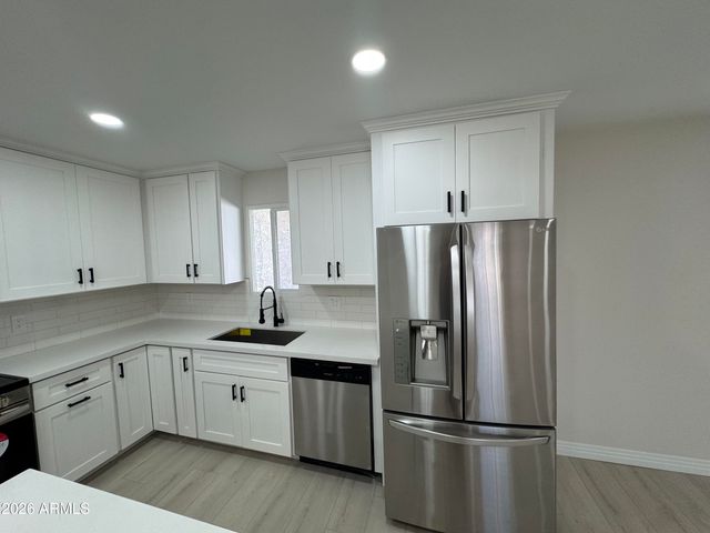 18212 N 43rd Place, Phoenix, AZ 85032