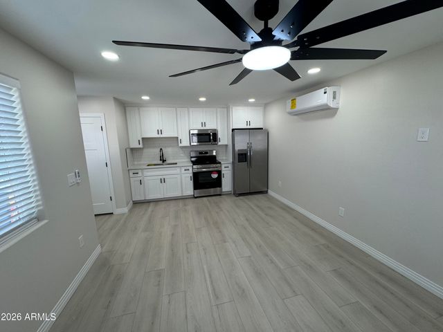 18212 N 43rd Place, Phoenix, AZ 85032