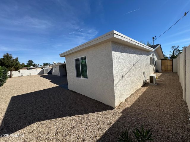 18212 N 43rd Place, Phoenix, AZ 85032