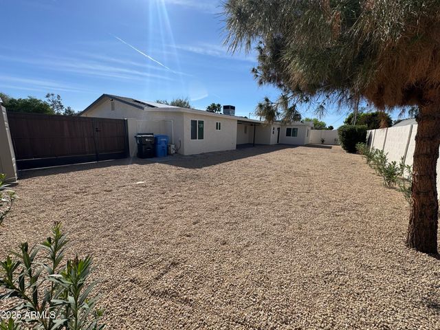 18212 N 43rd Place, Phoenix, AZ 85032