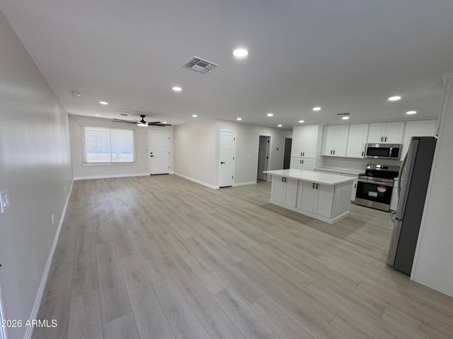 18212 N 43rd Place, Phoenix, AZ 85032