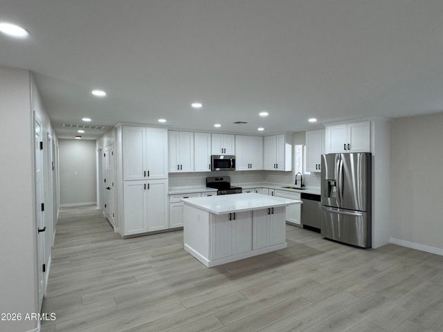 18212 N 43rd Place, Phoenix, AZ 85032