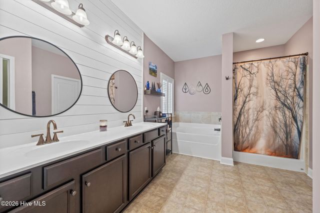 317 Bear Run, Maple Hill, NC 28454