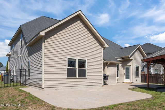 317 Bear Run, Maple Hill, NC 28454