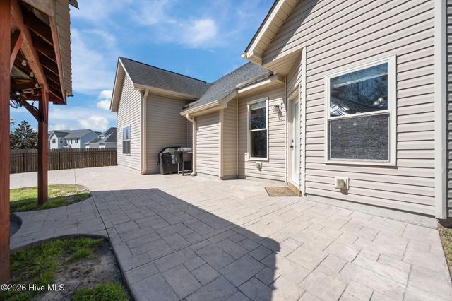 317 Bear Run, Maple Hill, NC 28454