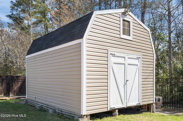 317 Bear Run, Maple Hill, NC 28454