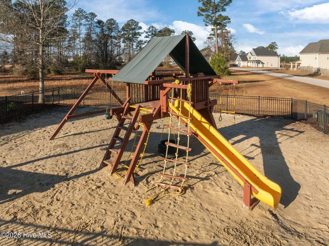 317 Bear Run, Maple Hill, NC 28454