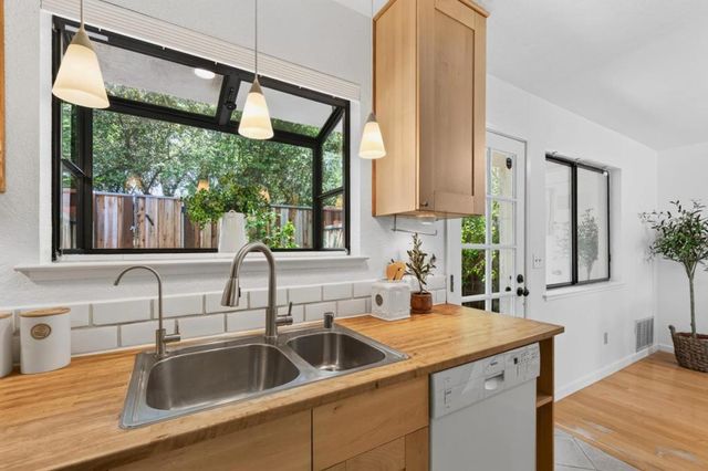 7642 Arbor Creek Circle, Dublin, CA 94568