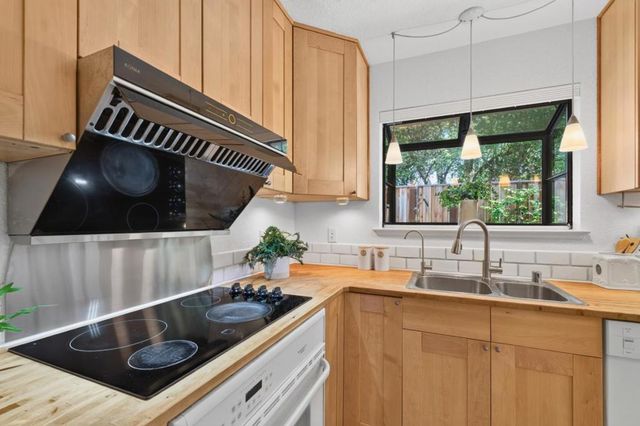 7642 Arbor Creek Circle, Dublin, CA 94568