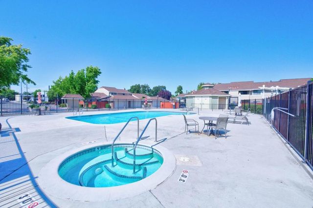 7642 Arbor Creek Circle, Dublin, CA 94568