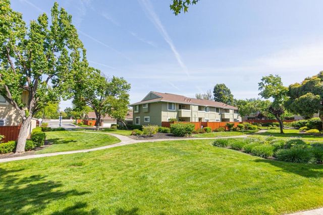 7642 Arbor Creek Circle, Dublin, CA 94568