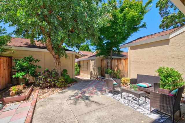 7642 Arbor Creek Circle, Dublin, CA 94568