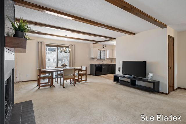 2645 Cascade Road Se, Grand Rapids Twp, MI 49506