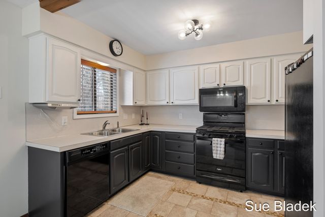 2645 Cascade Road Se, Grand Rapids Twp, MI 49506