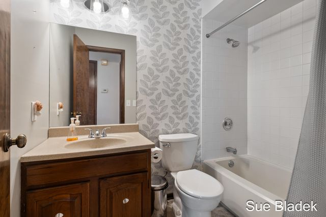 2645 Cascade Road Se, Grand Rapids Twp, MI 49506