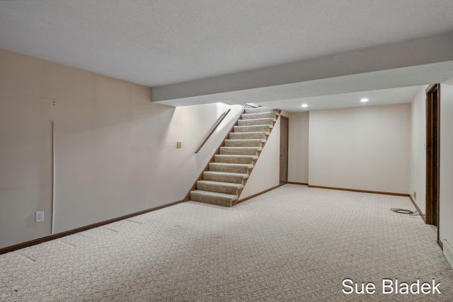 2645 Cascade Road Se, Grand Rapids Twp, MI 49506