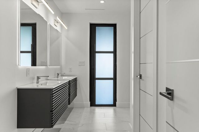 1702 Moonlight TRCE, Spicewood, TX 78669