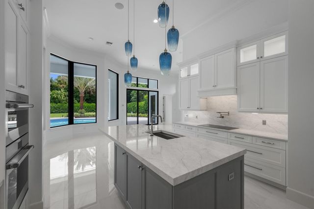 1712 Mayacoo Lakes Boulevard, West Palm Beach, FL 33411
