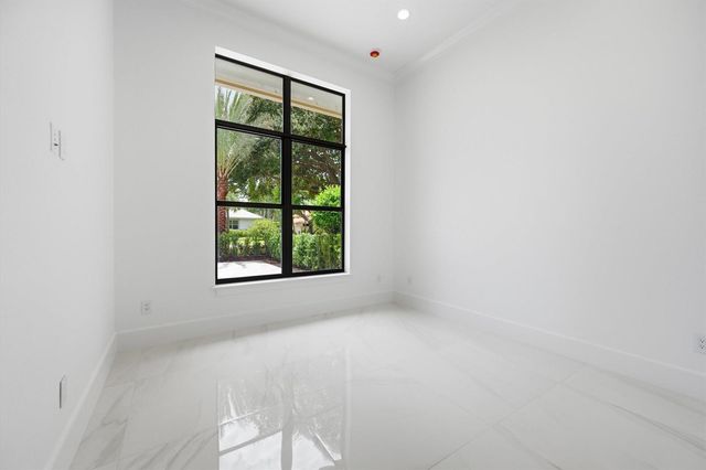 1712 Mayacoo Lakes Boulevard, West Palm Beach, FL 33411