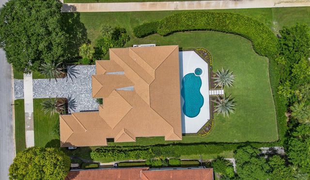 1712 Mayacoo Lakes Boulevard, West Palm Beach, FL 33411