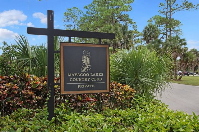 1712 Mayacoo Lakes Boulevard, West Palm Beach, FL 33411