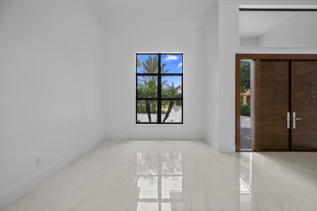 1712 Mayacoo Lakes Boulevard, West Palm Beach, FL 33411