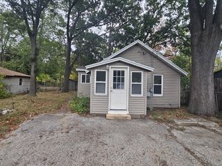 2748 Valk Street, Norton Shores, MI 49444