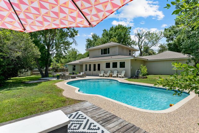 902 Dove CV, Taylor, TX 76574