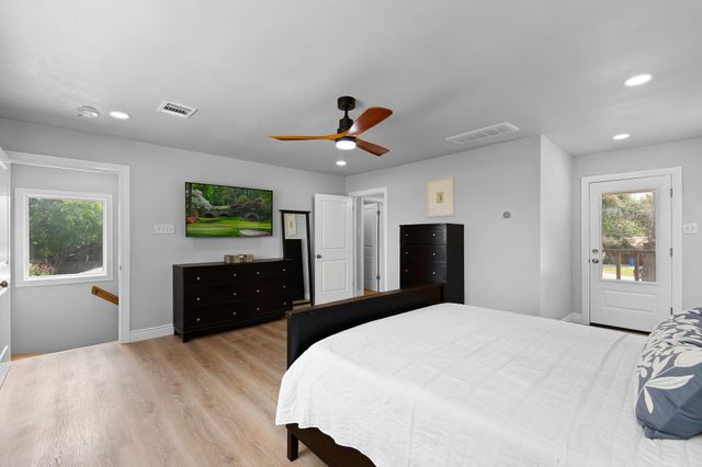902 Dove CV, Taylor, TX 76574