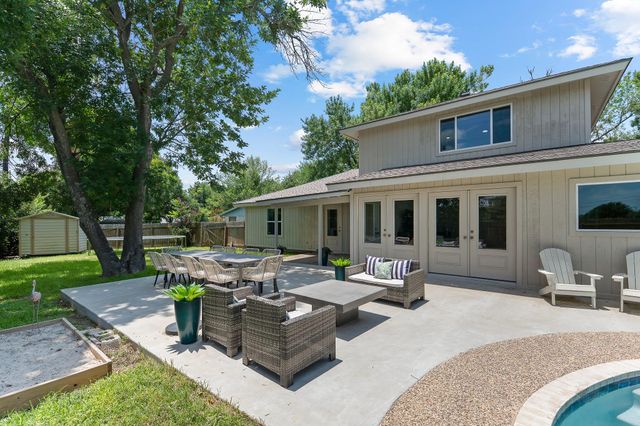 902 Dove CV, Taylor, TX 76574