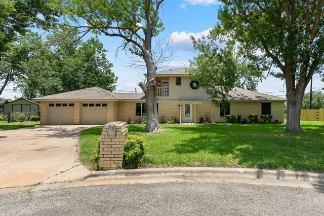 902 Dove CV, Taylor, TX 76574