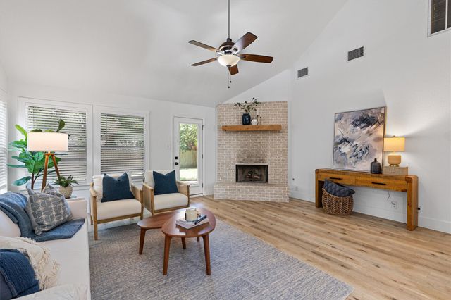 4109 Moss Hollow DR, Round Rock, TX 78681