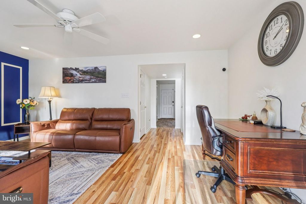 Image 11 of property listing at 9 ALEXANDRA CT, Marlton, NJ 08053