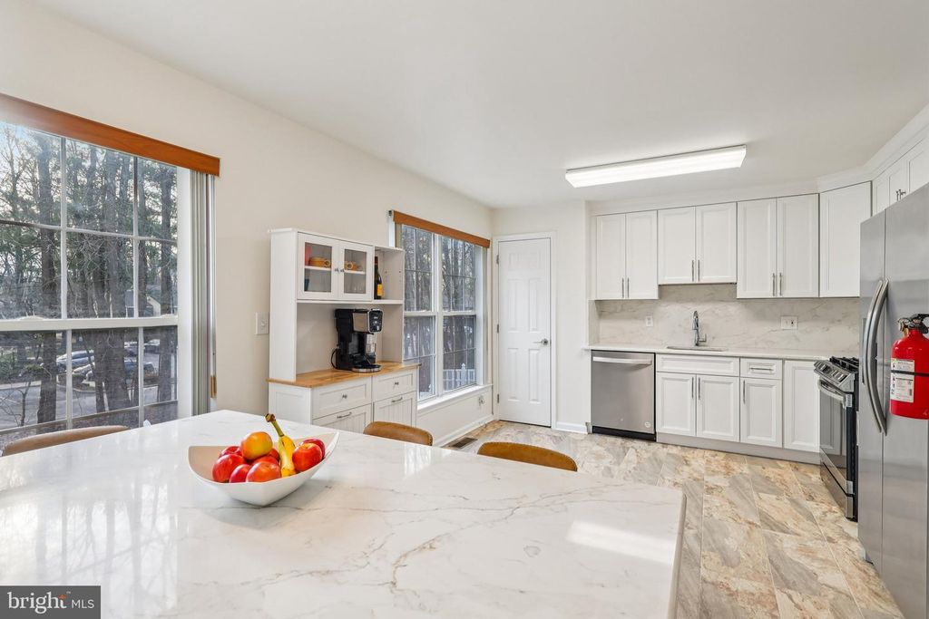 Image 21 of property listing at 9 ALEXANDRA CT, Marlton, NJ 08053