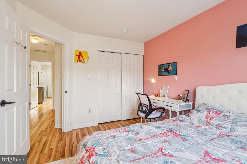 Image 24 of property listing at 9 ALEXANDRA CT, Marlton, NJ 08053