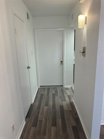 2814 S Bartell Drive 13, Houston, TX 77054