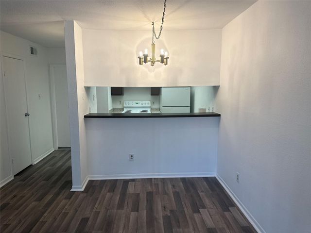 2814 S Bartell Drive 13, Houston, TX 77054